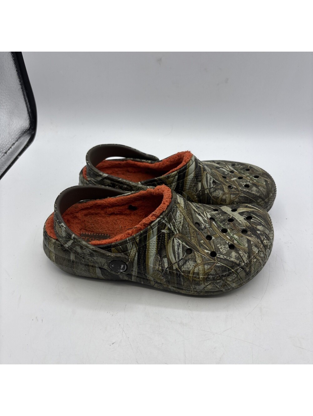Crocs Realtree Lined  Boys Slipper Size J2 Outdoor Camo Synthetic Clogs Big Kid